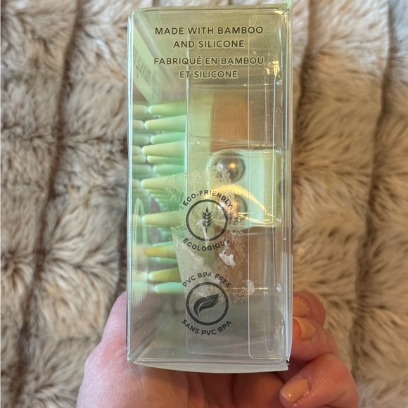 Lindo Silicone Scalp Massager Brush,NIB - Picture 4 of 4